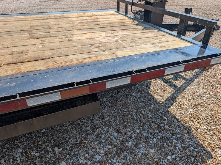 24’-tandem-axle-trailer-image-42