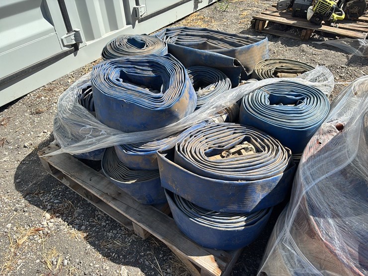 pallet-of:-18-blue-hoses-support-equipment-image-1