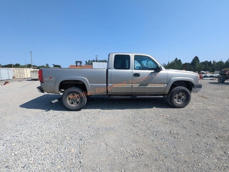 2003-chevrolet-silverado-2500hd-image-7