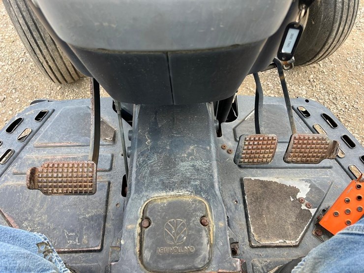 new-holland-tn65-image-25