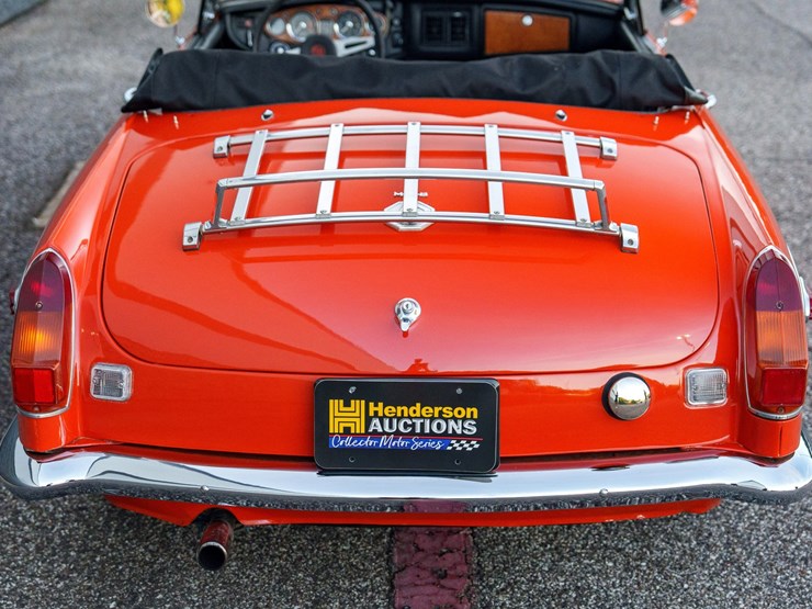 #1069-•-offered-at-no-reserve-|-1973-mg-mgb-mark-lll-convertible-image-25