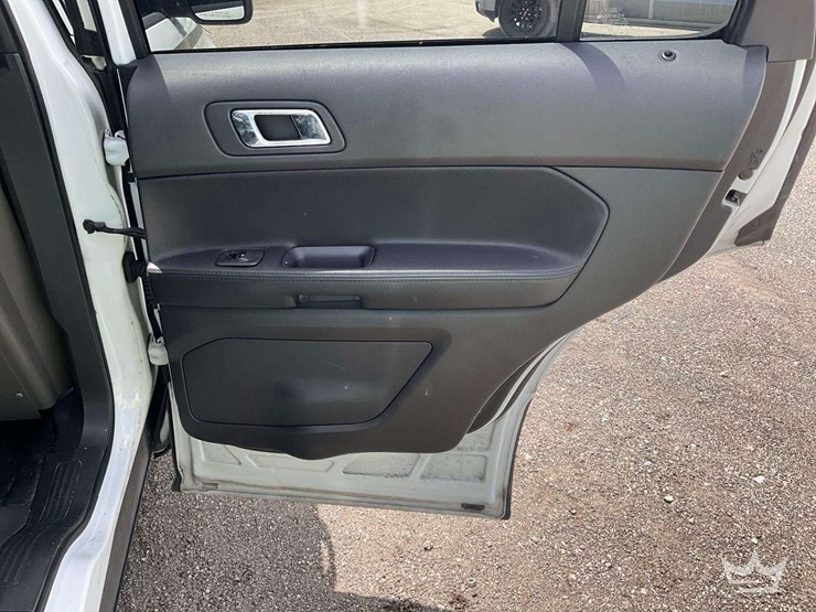 2014-ford-explorer-image-22