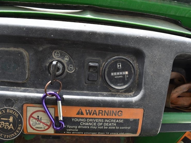 john-deere-gator-image-13