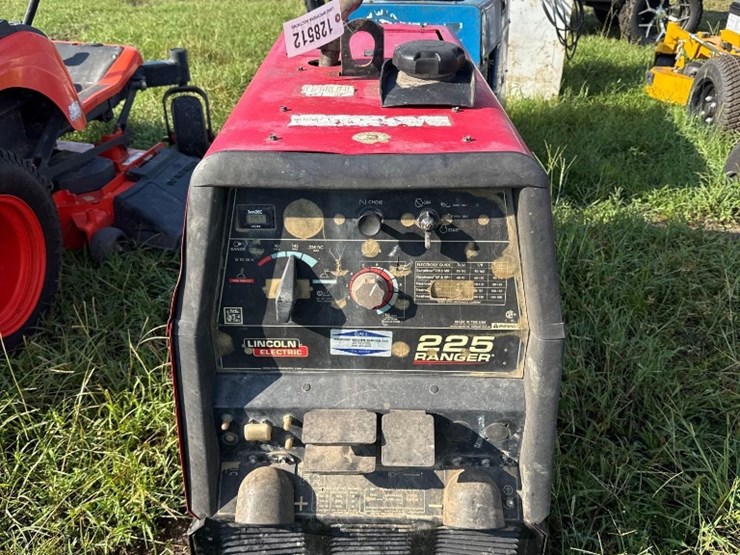 126---lincoln-electric-ranger-225-generator/welder-image-4