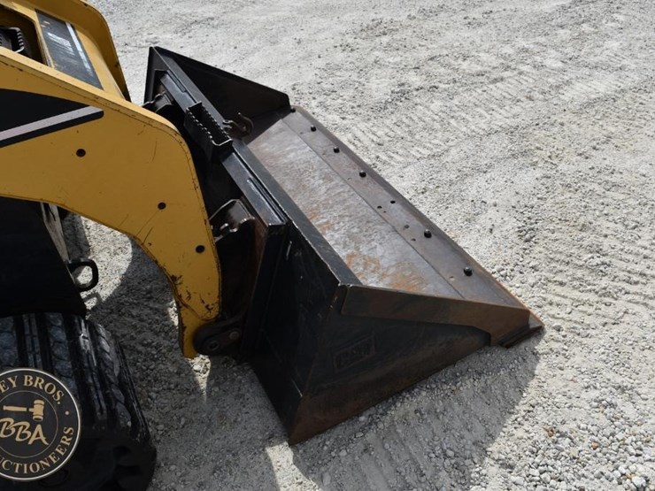 2004-caterpillar-257b-image-23