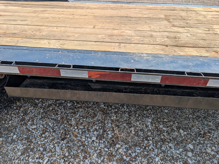 24’-tandem-axle-trailer-image-41