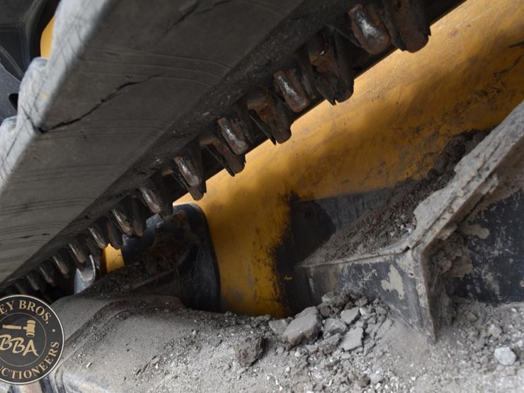 deere-333g-image-31