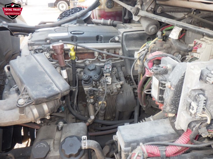 2020-freightliner-m2-106-image-16