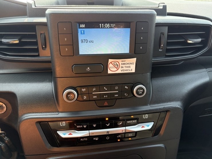 2020-ford-explorer-image-33