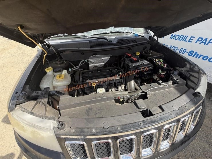 2013-jeep-compass-latitude-image-9