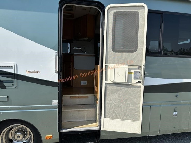 1999-safari-trek-24'-motorhome-image-28