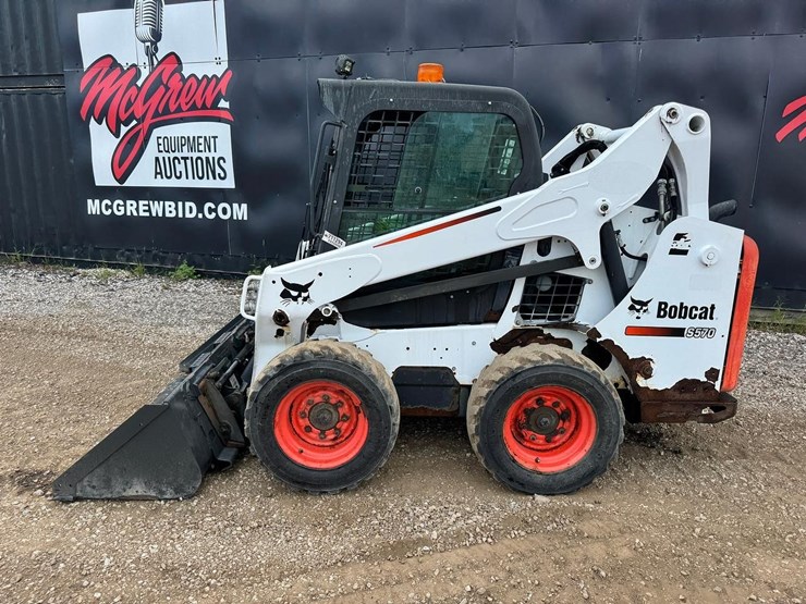 2015-bobcat-s570-image-3