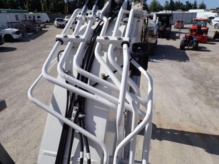 2021-bobcat-e145-image-38