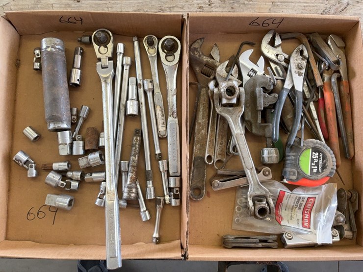 (2)-flats-of-craftsman-ratchet-extensions-and-miscellaneous-tools-image-3