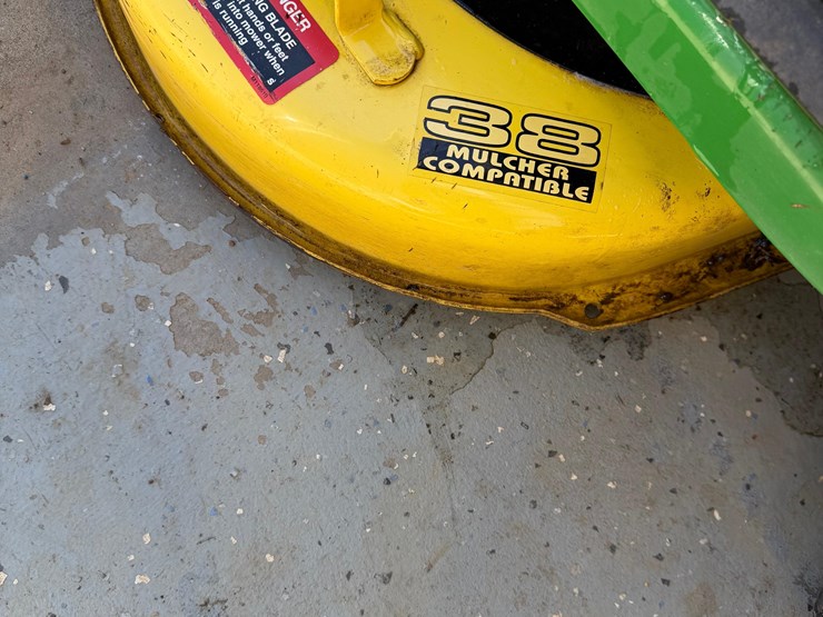 john-deere-lt133-image-4