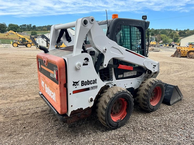 2015-bobcat-s570-image-6