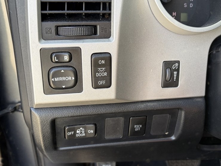2008-toyota-tundra-image-28