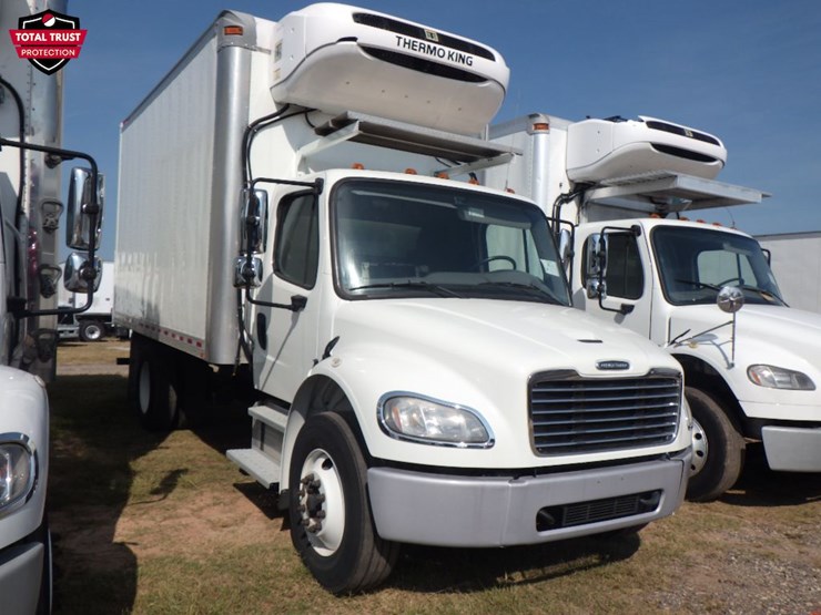 2020-freightliner-m2-106-image-3