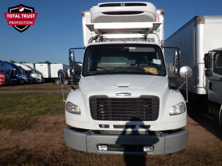 2020-freightliner-m2-106-image-2