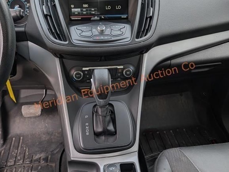 2015-ford-escape-se-image-16