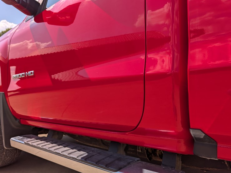 2018-chevrolet-2500hd-image-27