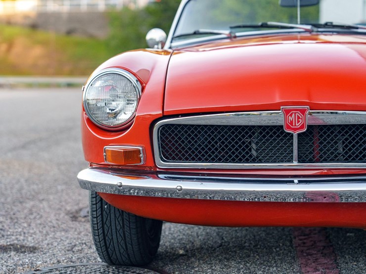 #1069-•-offered-at-no-reserve-|-1973-mg-mgb-mark-lll-convertible-image-19