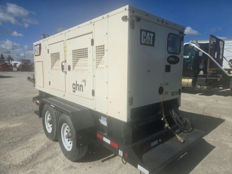 2019-caterpillar-xq230-image-6