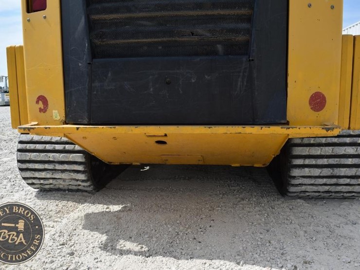 2015-caterpillar-287d-image-32