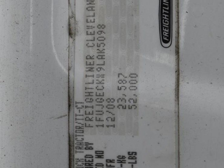 2009-freightliner-cascadia-125-image-40