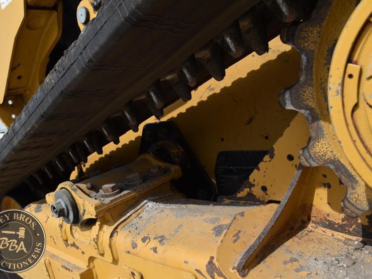 2024-caterpillar-255-image-32