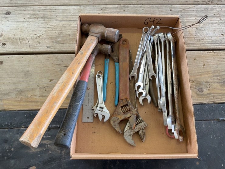 craftsman-standard-combination-wrench-set,-adjustable-wrenches,-hammers-&-misc-image-1