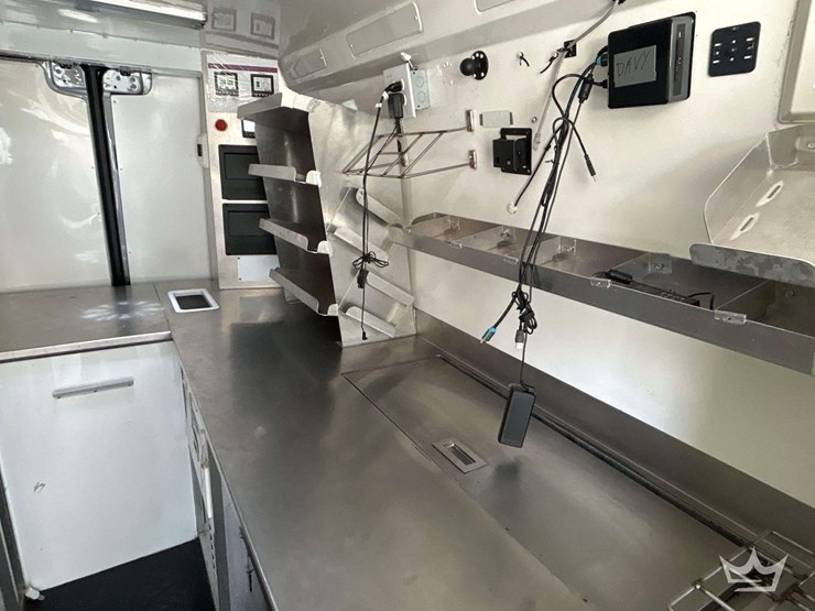 2021-mercedes-benz-sprinter-4500-image-31