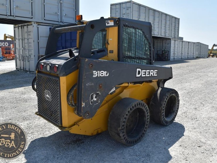 2012-deere-318d-image-6