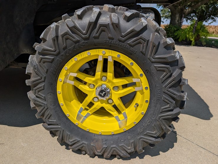 2019-john-deere-gator-image-20