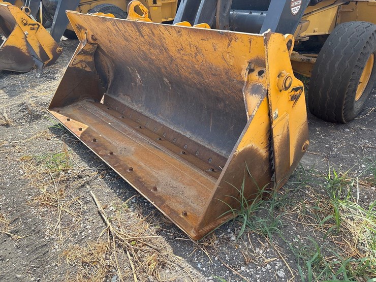 2021-deere-710l-image-11