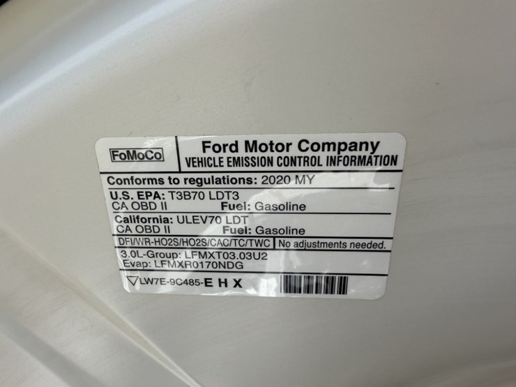 2020-ford-explorer-image-14