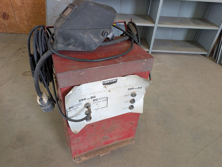 century-arc-welder-image-1