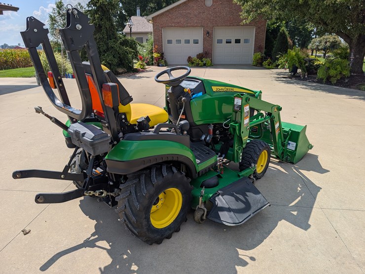 2012-john-deere-1026r-image-5