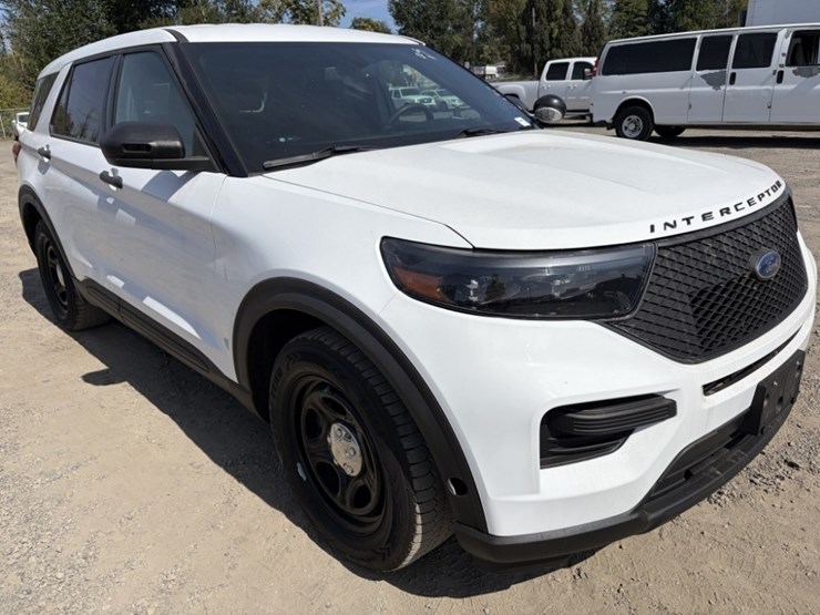 2020-ford-explorer-image-2