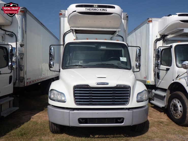 2020-freightliner-m2-106-image-2