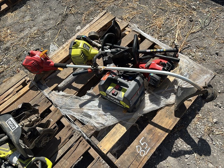 pallet-of:-homelite-weedeater,-ryobi-2-cycle-weedeater,-ryobi-1600-psi-electric-pressure-washer,-homelite-quick-attach-weedeater,-ryobi-weedeater,-homelite-weedeater.-support-equipment-image-1