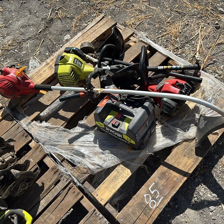 PALLET OF: HOMELITE WEEDEATER, RYOBI 2 CYCLE WEEDEATER, RYOBI 1600 PSI ELECTRIC PRESSURE WASHER, HOMELITE QUICK ATTACH WEEDEATER, RYOBI WEEDEATER, HOMELITE WEEDEATER. SUPPORT EQUIPMENT