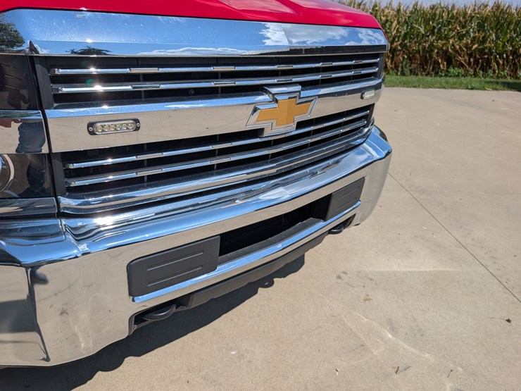 2018-chevrolet-2500hd-image-68