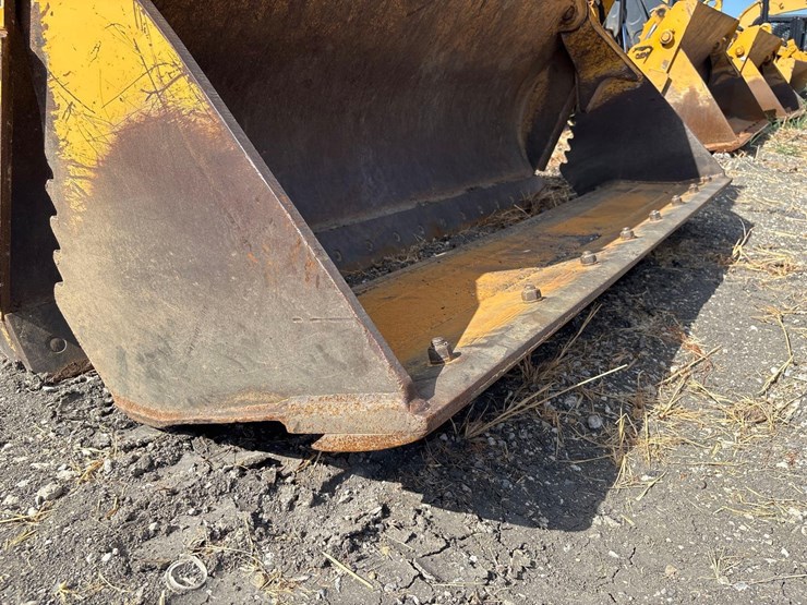 2021-deere-710l-image-13