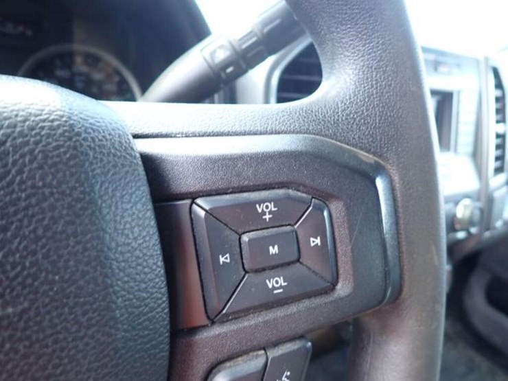 2018-ford-f150-xlt-image-16