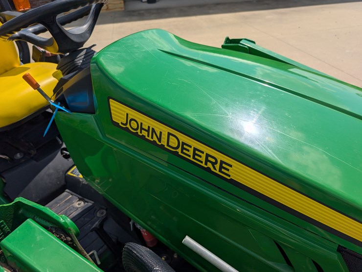 2012-john-deere-1026r-image-56
