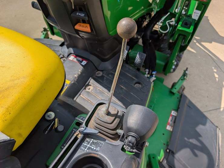 2012-john-deere-1026r-image-48