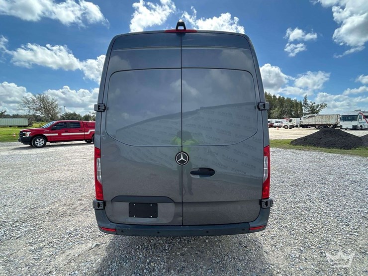 2021-mercedes-benz-sprinter-4500-image-20