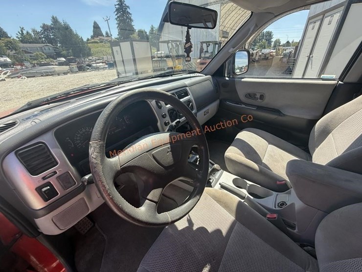 2001-mitsubishi-montero-sport-image-43