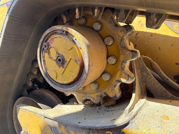 2021-caterpillar-259d3-image-9